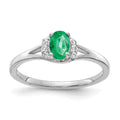 14k White Gold 1/15 carat Diamond and 6x4mm Oval Emerald Ring, 0.519 ct, Size 7