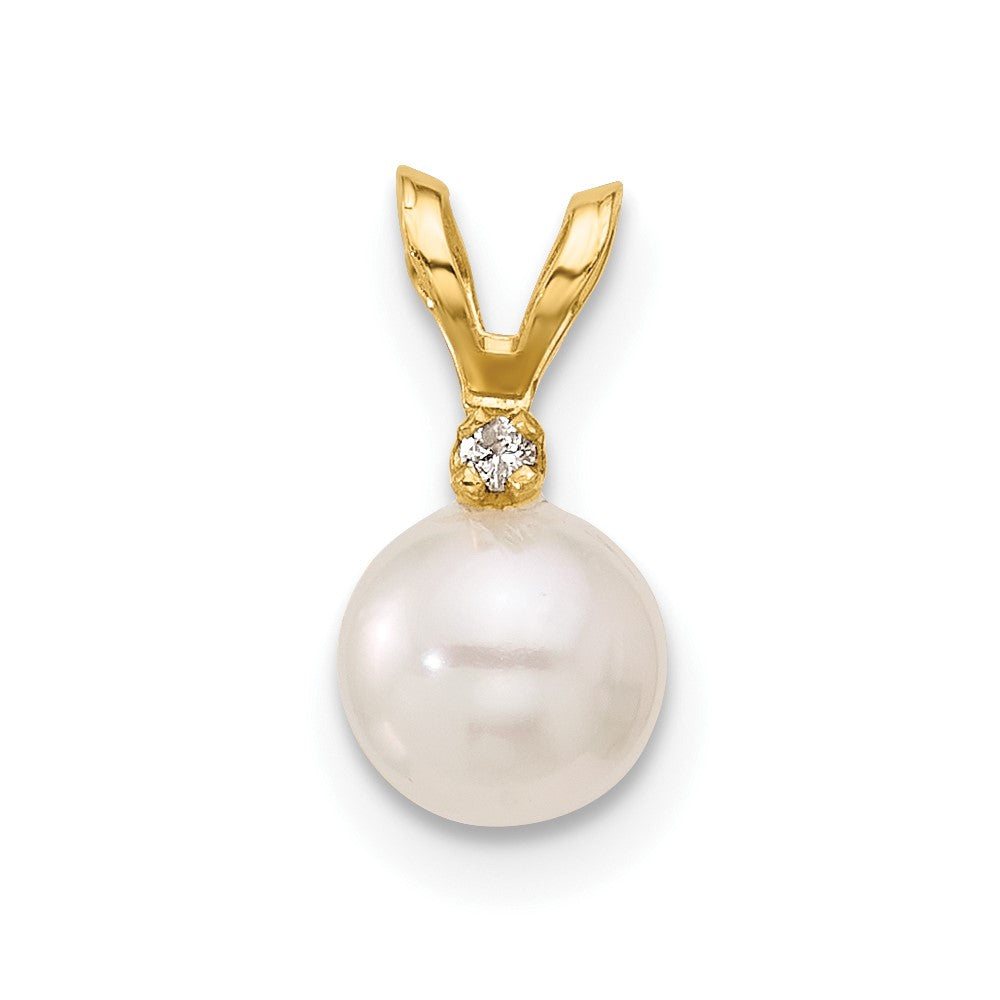 14k 5-6mm White Round Akoya Saltwater Cultured Pearl and .01 Carat Diamond Pendant, 0.01 ct, 10.9 mm